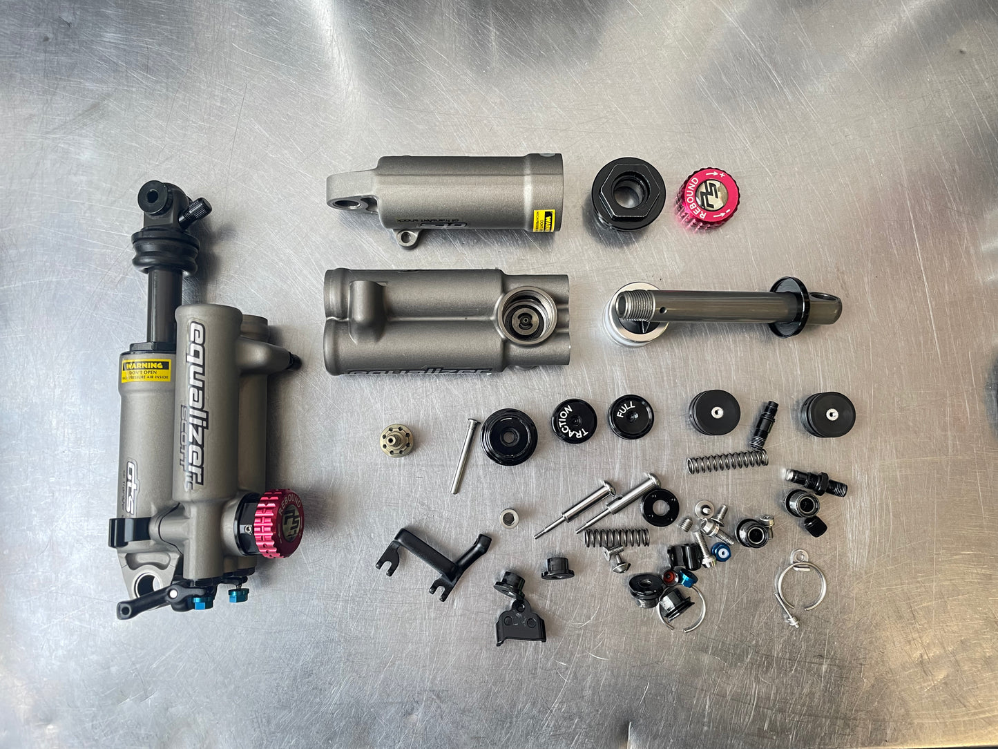 Umfassender Scott Equalizer OTS Dämpfer Service – Perfekte Wartung für Ihr Ransom MTB