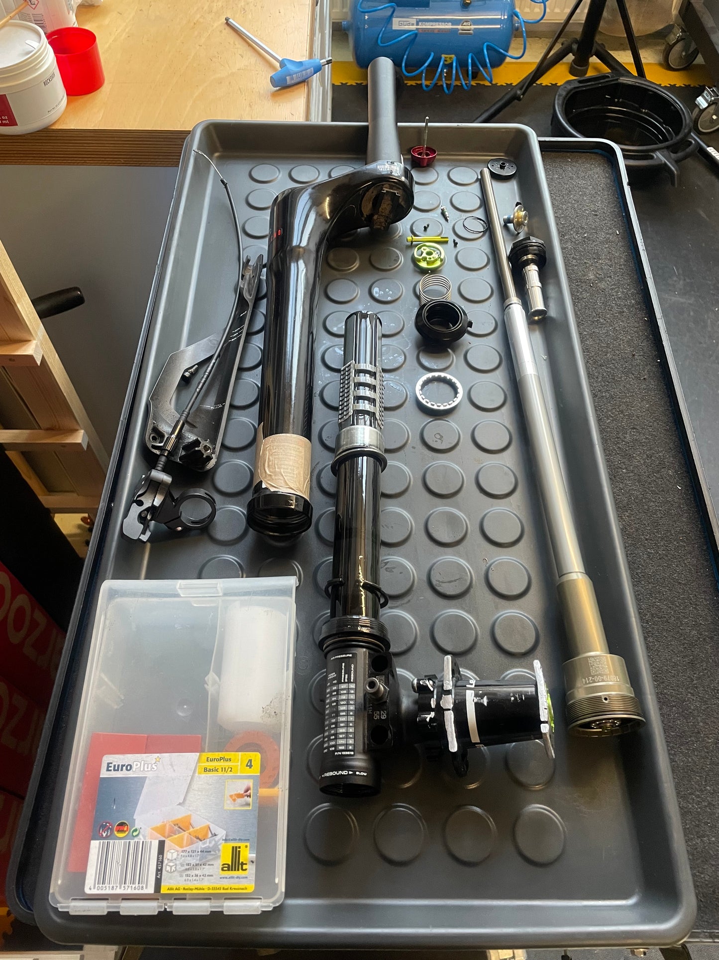 Wartung der Cannondale Lefty Ocho/Oliver-Federgabel mit Nadellager-Service