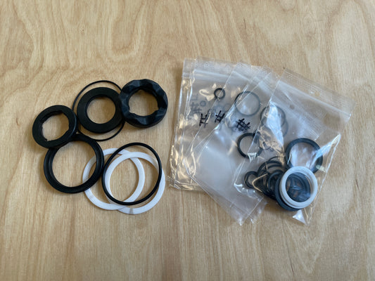 Das einfache Service Kit für einen Scott TC Dämpfer. 